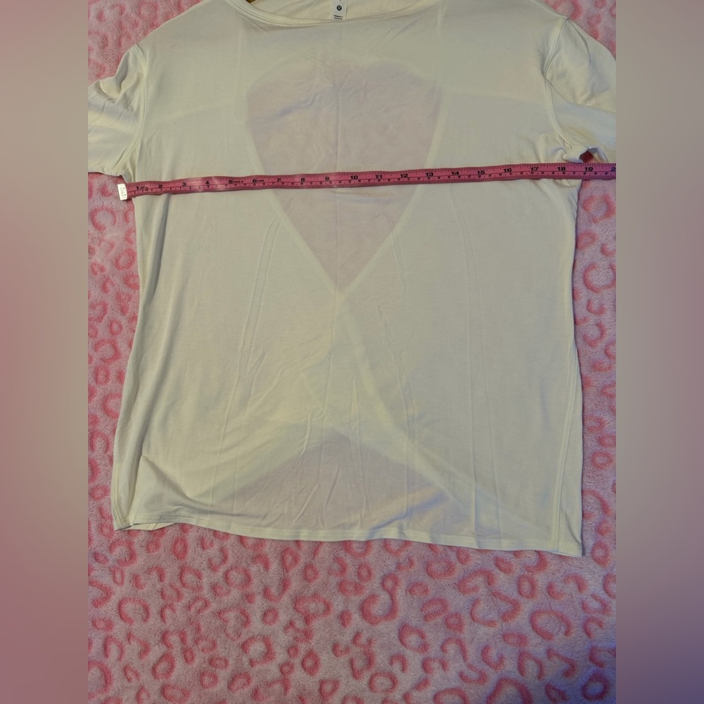 Lululemon Athletica Cream Long Sleeve Tee
Size: 4 - Picture 6 of 10